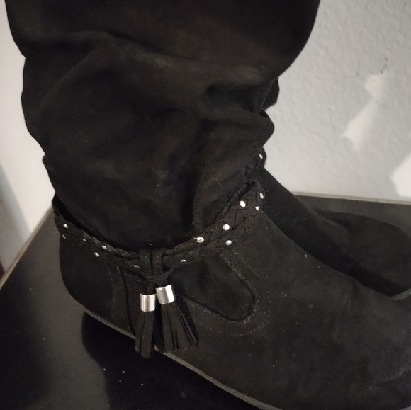 GIRLS BOOTS JUST IN TIME FOR WINTER - Picture 5 of 6